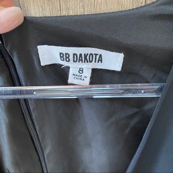 BB Dakota Always Classy Tiered Ruffle Sleeve Dress - Picture 7 of 8